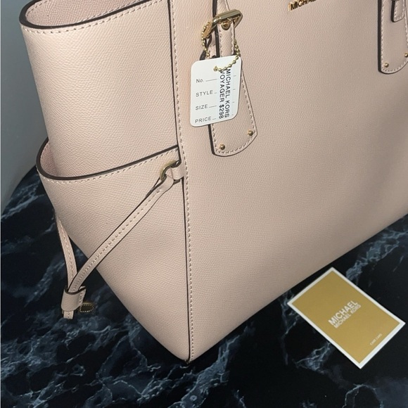 MICHAEL KORS Handbag Voyager Bag EW Tote Leather Bag Soft Pink AUTHENTIC NWT - Picture 10 of 15